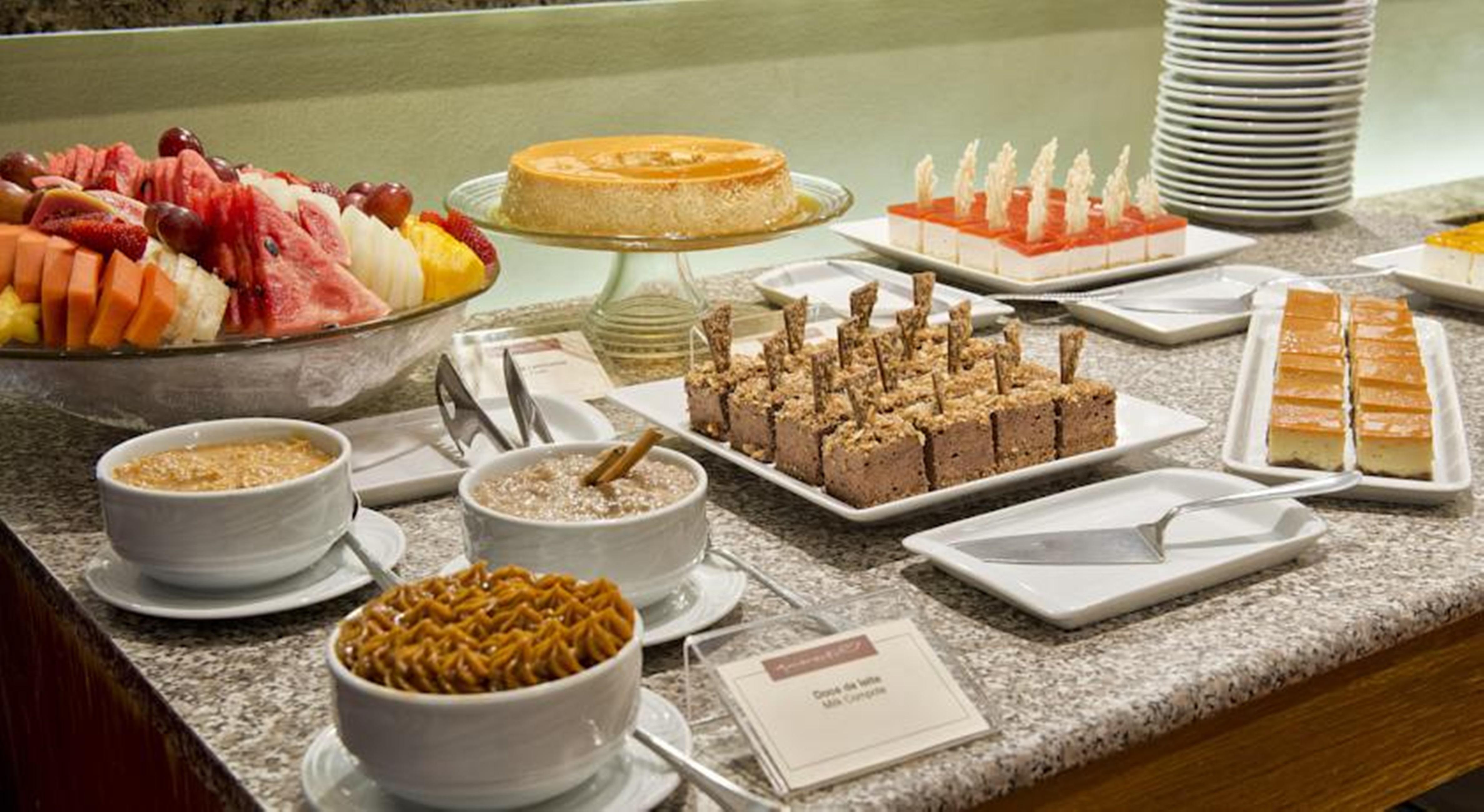 Melia Paulista Hotel Sao Paulo Exterior foto A selection of desserts