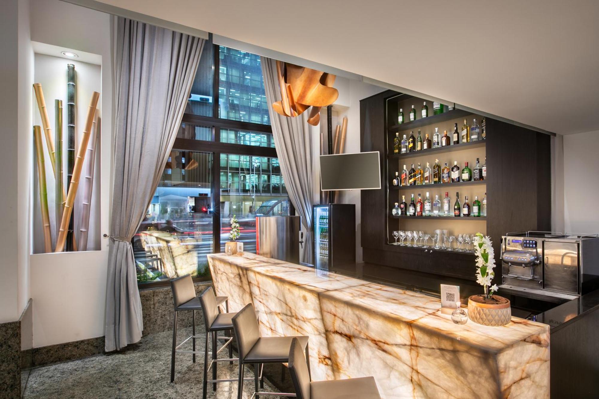 Melia Paulista Hotel Sao Paulo Exterior foto The bar at the hotel