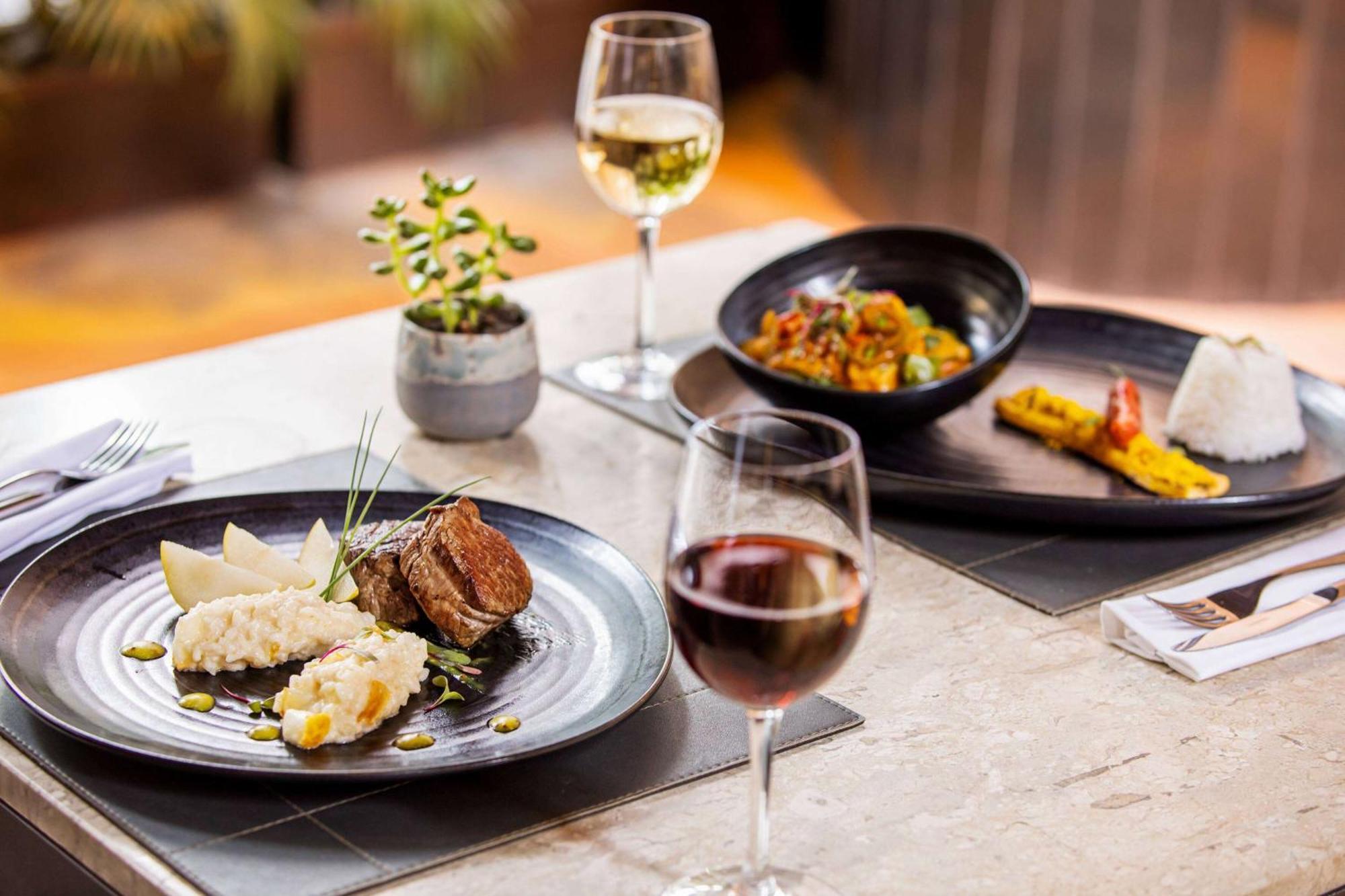 Melia Paulista Hotel Sao Paulo Exterior foto A wine and food pairing